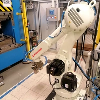 Multifunctional robot for the 500T hydraulic press