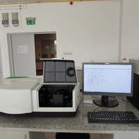 Spektrofotometr UV-Vis-NIR